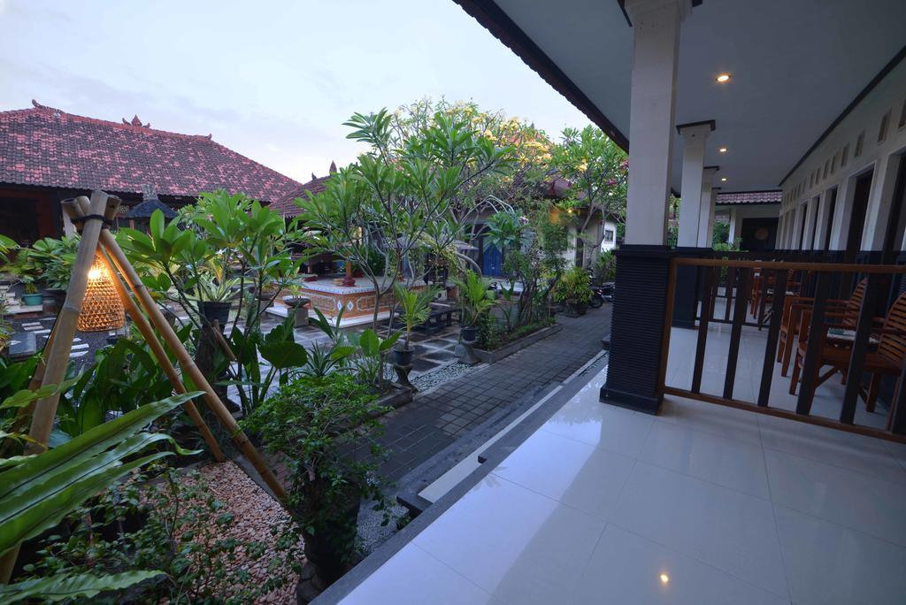 Santhi House Kuta Hotel Kuta  Luaran gambar